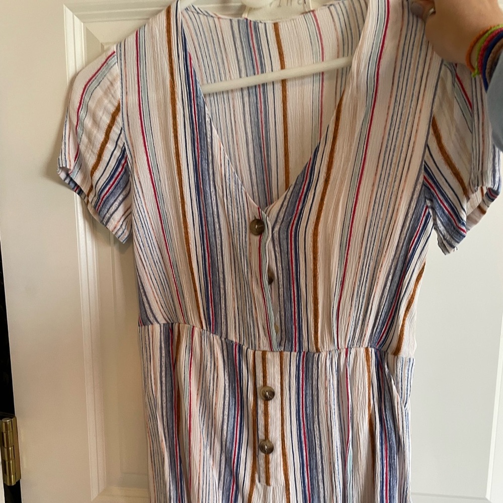 size small. hiatus romper.